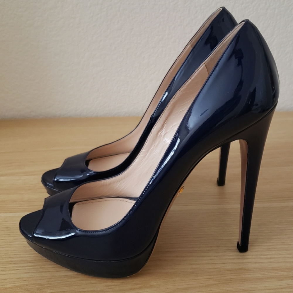 NWT Prada patent leather stilettos 39 - Picture 3 of 8